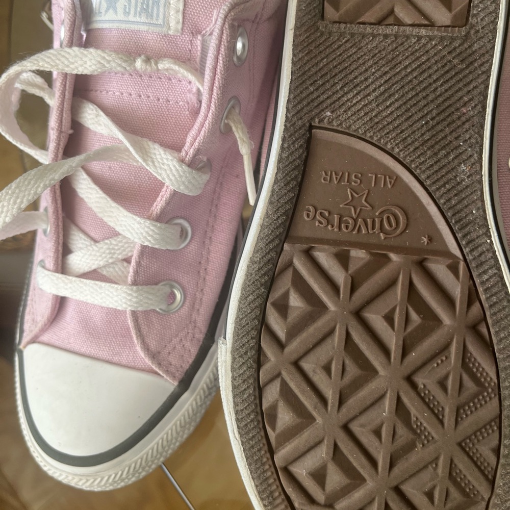 Converse Kids Light Pink Sneakers Like new worn one time - Picture 7 of 7